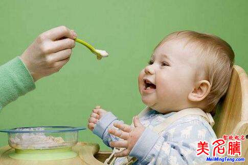 招財(cái)?shù)膶殞毱鹈椒? /></a>我們?cè)诮o寶寶起名時(shí),經(jīng)常有用戶說(shuō)要起一個(gè)將來(lái)發(fā)財(cái)?shù)拿?。我們知道,招?cái)?shù)姆椒ê芏?,有風(fēng)水、供財(cái)神等等。不過(guò),名字也能招財(cái),說(shuō)的比較少。那么招財(cái)?shù)膶殞毱鹈椒ǘ加行┥赌??招?cái)?shù)膶殞毱鹈椒ㄖ?寶寶起名...</div>
<span id="ctl00_ContentPlaceHolder1_subjectList_dgNews_ctl07_Label1" style="color:Green;font-size:10pt;">2017/6/1 10:27:56</span>
<div style="height:5px; font-size:5px"> </div>
<hr width="99%" style="text-align:center; border-style:dotted; border-width:0px; height:1px;" />
<div style="height:5px; font-size:5px"> </div>
</div>
</td>
</tr><tr style="border-width:0px;">
<td valign="top">
<div style="padding-left:3px; padding-right:3px;line-height:180%">
<h3 style="padding:0px;margin:0px;display:inline;"><a id="ctl00_ContentPlaceHolder1_subjectList_dgNews_ctl08_HyperLink1" class="headline" href="/subject/gou/s.aspx?newsid=6657" target="_blank">聰明討喜屬狗孩子起名</a></h3>
<span style="color:Red;font-size:8pt;"></span>
<br />
<div style="padding-top:1px; width:95%; padding-left:8px; line-height:180%;color:#2f2f2f;font-size:14px;" ><a href=